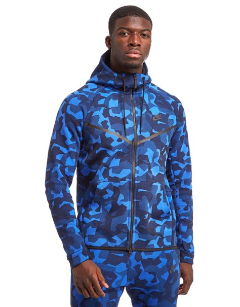 nike camo tech fleece hoodie.